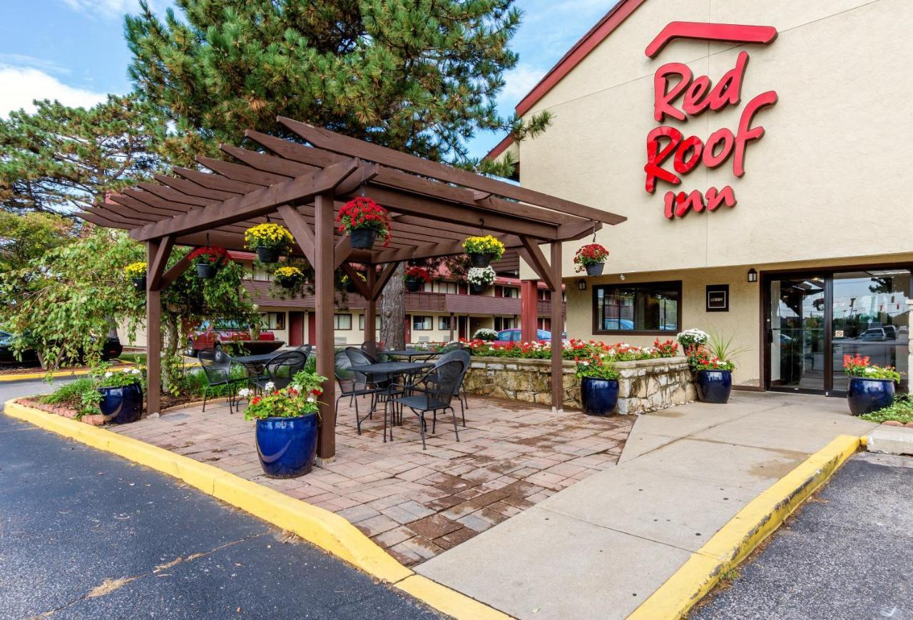 Red Roof Inn Grand Rapids Airport Cascade Exterior photo