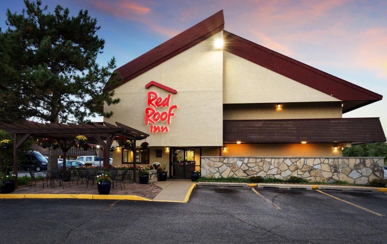 Red Roof Inn Grand Rapids Airport Cascade Exterior photo