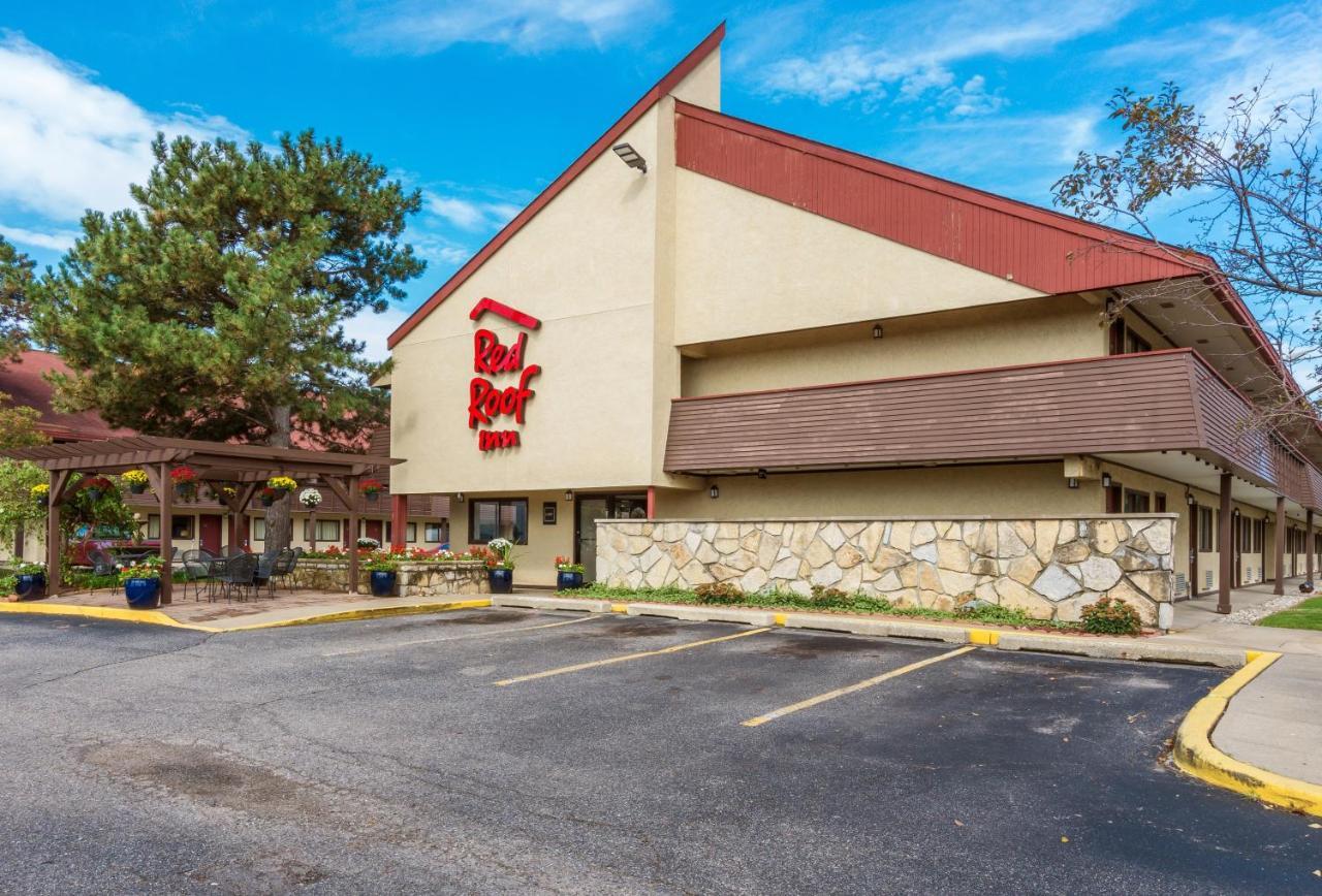 Red Roof Inn Grand Rapids Airport Cascade Exterior photo