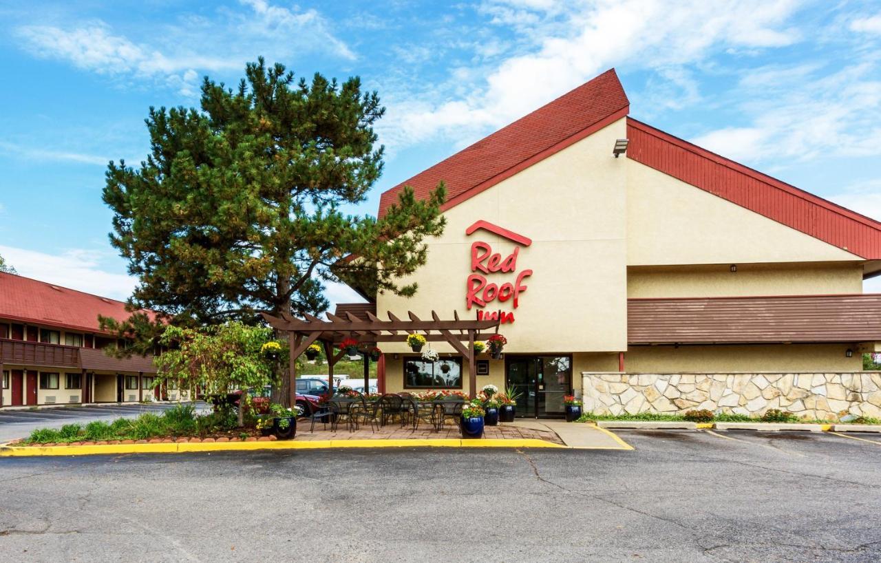 Red Roof Inn Grand Rapids Airport Cascade Exterior photo